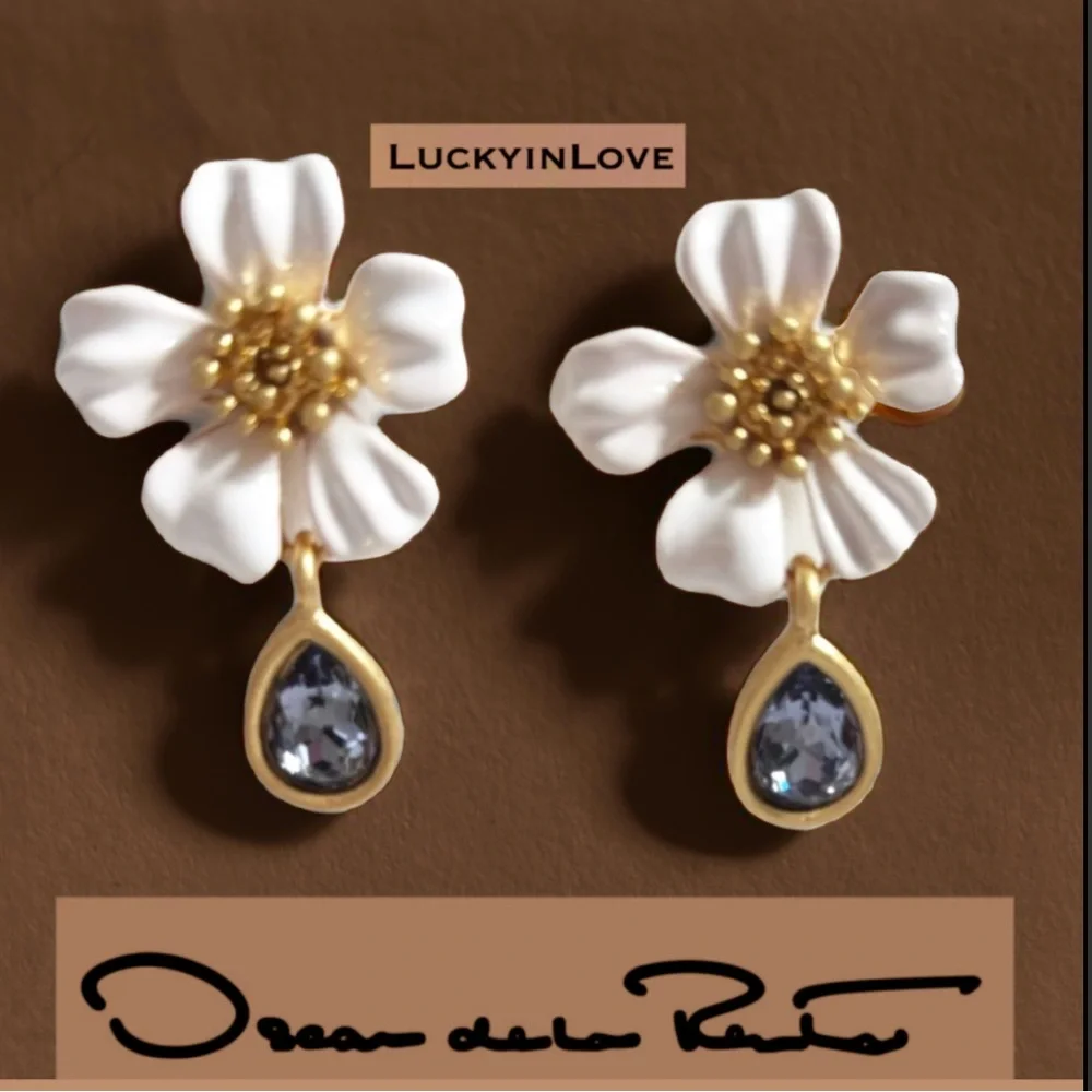 Oscar de la Renta • Baroque Flower drop Crystal Earrings